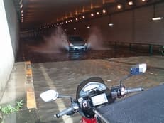 冠水路面の恐怖に掲載されていた画像